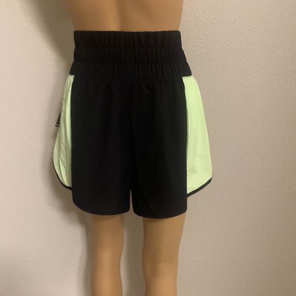 Avia Running Shorts, size L (12-14) Black/Flourescent Green - Picture 6 of 10